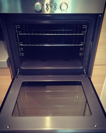 oven clean for new tenats